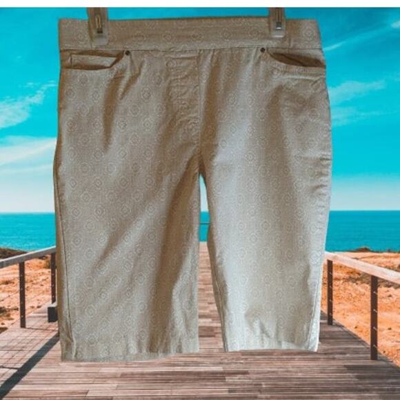 89th + Madison medium elastic waistband tan & white rayon blend stretch. spring - Picture 1 of 1